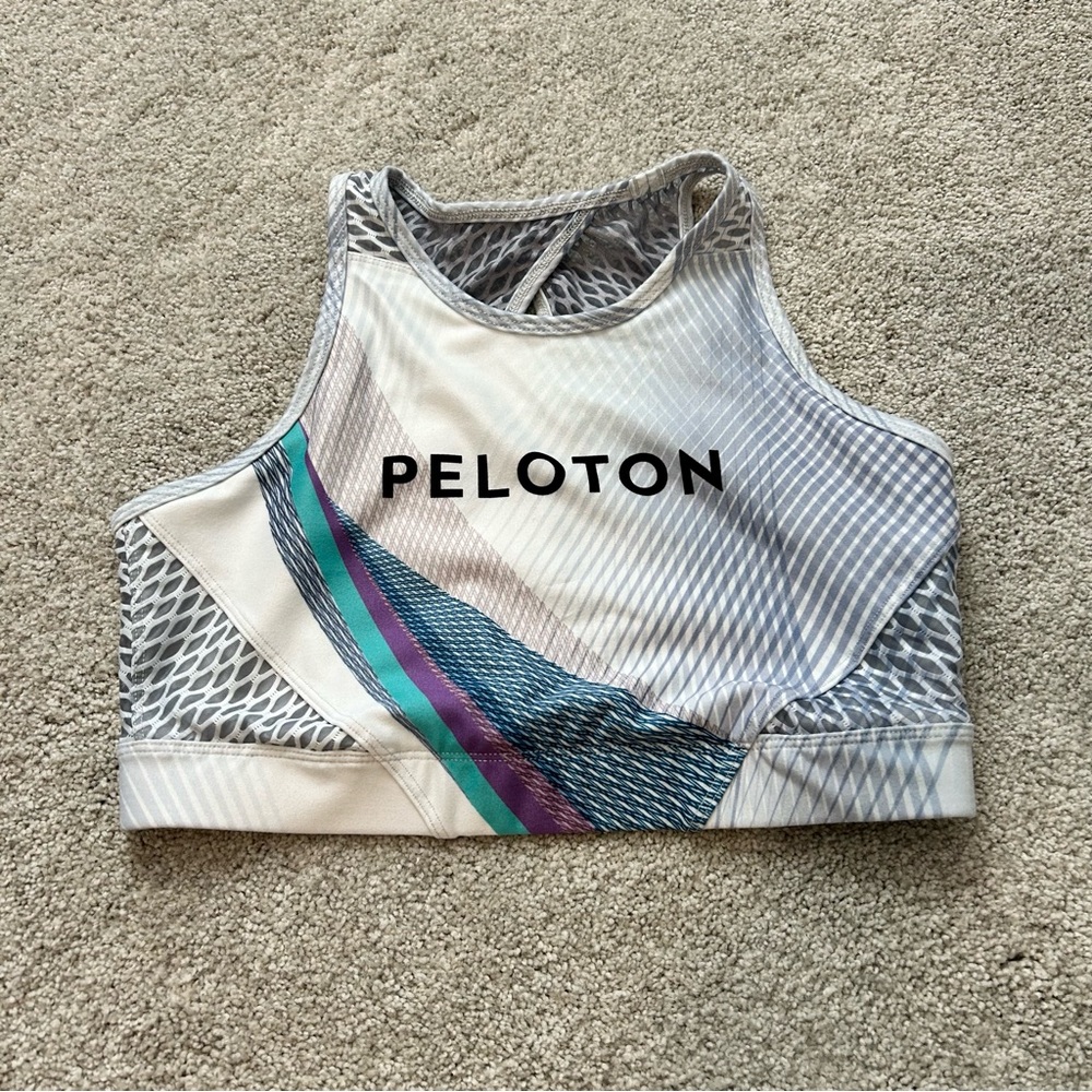 WITH Wear it to Heart Peloton Crop Sports Bra Logo Size Medium